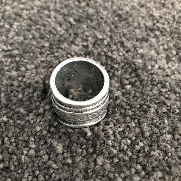 Aztec Detailed Silver Ring - Picture 4 of 4